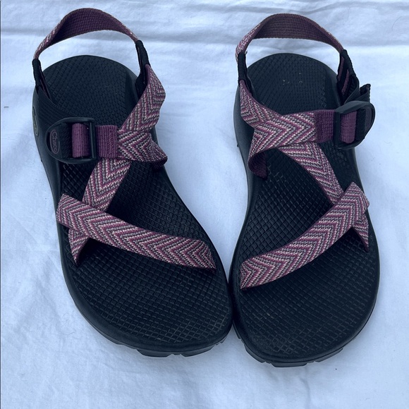 Chaco Shoes - Women's Chacos pink strappy sandals sz 9
